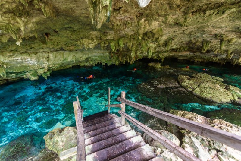 Dos Ojos Cenote, México
