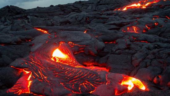 ¿A qué velocidad corre la lava?