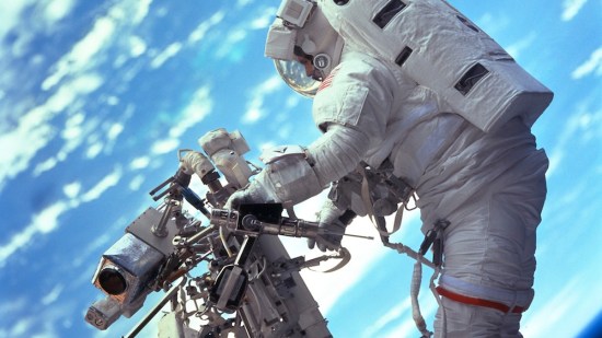 ¿Qué hay en las mochilas de los astronautas?