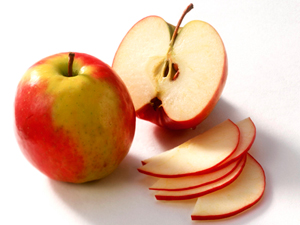 ¿Por qué se añade limón a la manzana para evitar que se oscurezca?