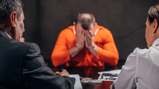 Interrogatorio policial con drogas de la verdad