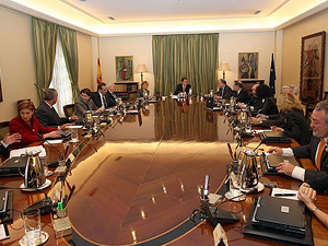 ¿De dónde viene la palabra "ministro"?