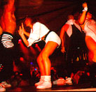 ¿Qué es una "rave party"?