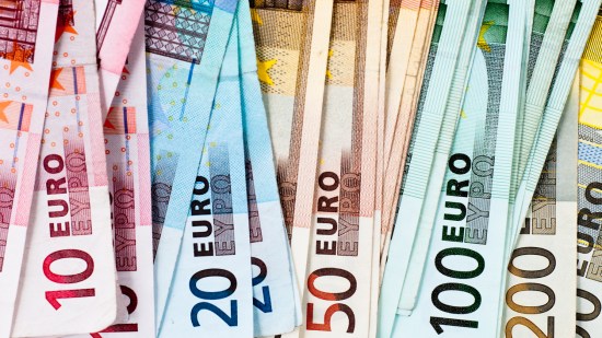 Tocar dinero es contagioso