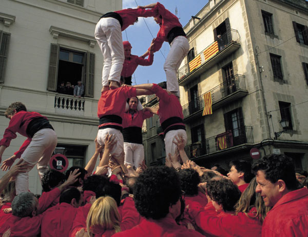 El curioso origen de los castellers