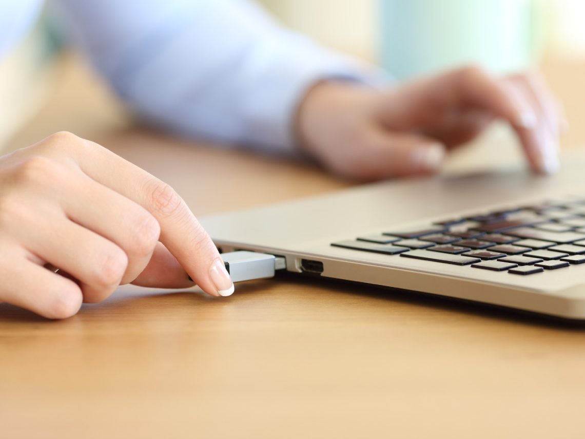 Cómo iniciar el Mac desde un CD o USB