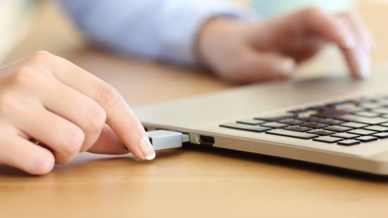 Cómo iniciar el Mac desde un CD o USB