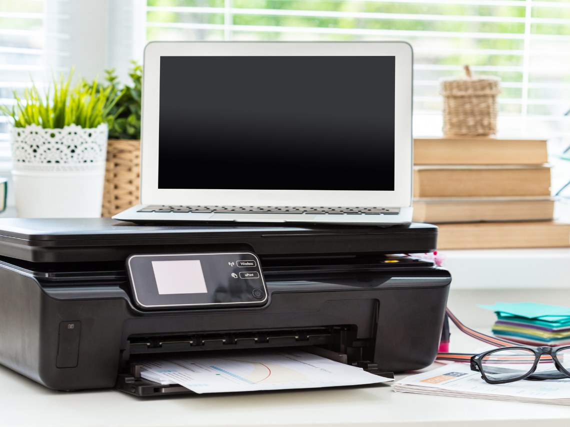 Cómo conectar una impresora a un ordenador portátil