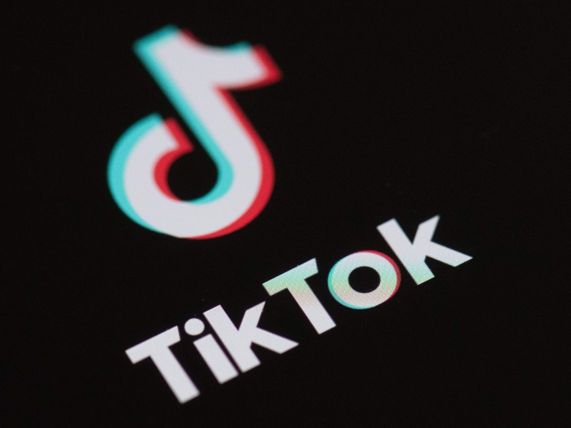 Cómo activar el modo oscuro en TikTok