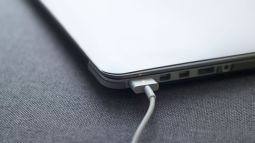 ¿Ordenador portátil enchufado todo el tiempo o usar la batería? Cómo hacer un mejor uso