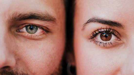 Desarrollan tecnología innovadora para detectar deepfakes a través del reflejo de la luz en los ojos