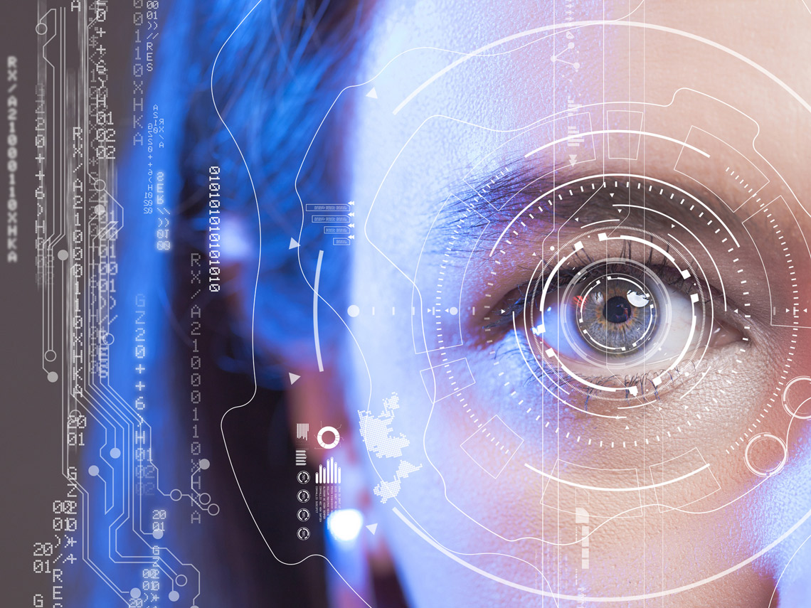 Mujer ojo tecnología