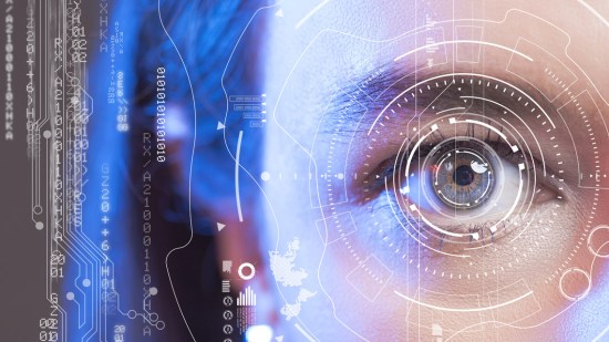 Mujer ojo tecnología