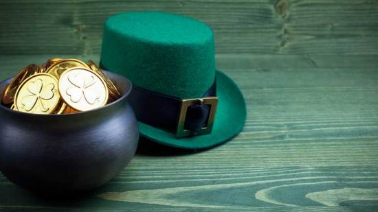 Gorro de leprechaun y olla de oro
