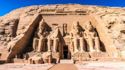 El Sol ilumina cada año el rostro del faraón