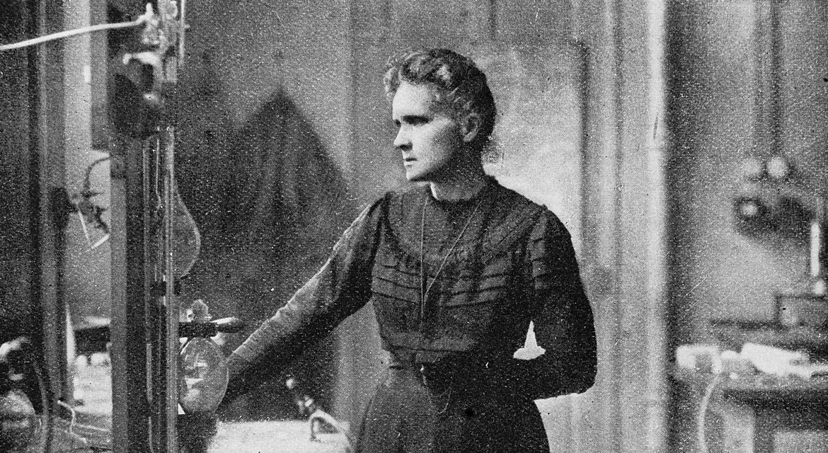 Marie Curie en el laboratorio