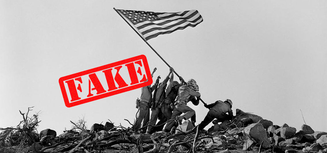 Alzando la bandera sobre Iwo Jima