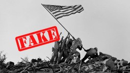 Alzando la bandera sobre Iwo Jima