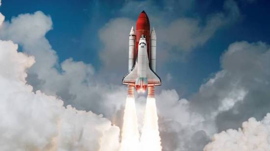 Cohete subiendo por el cielo