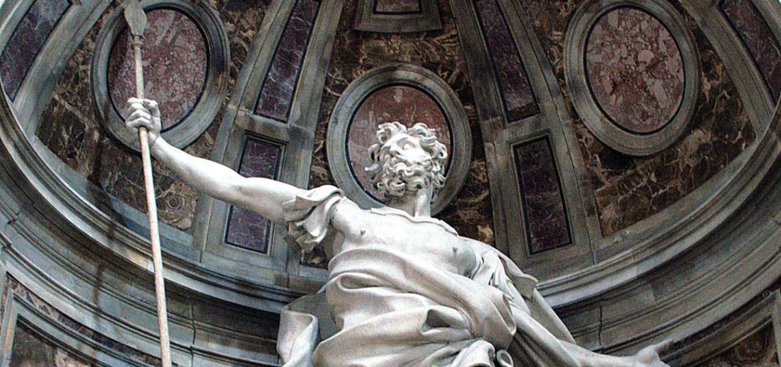 Estatua. Lanza sagrada