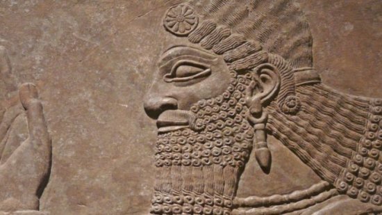 Grabado. Peinado en Mesopotamia