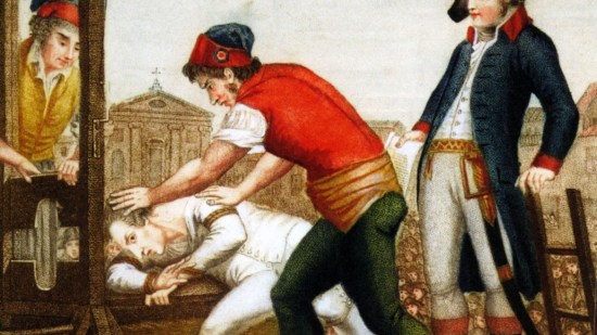 Robespierre es ejecutado en la guillotina/ Pictorial Press Ltd./Alamy