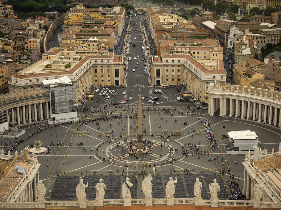 ¿Cuál fue el primer santo canonizado?