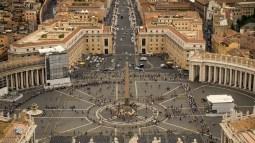 ¿Cuál fue el primer santo canonizado?