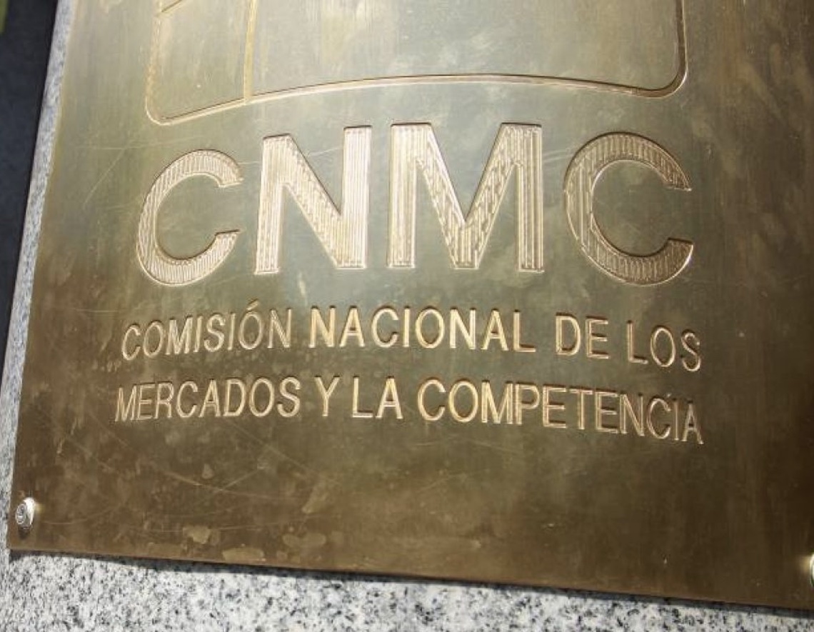 Placa a la entrada de la comisión nacional de los mercados y la competencia