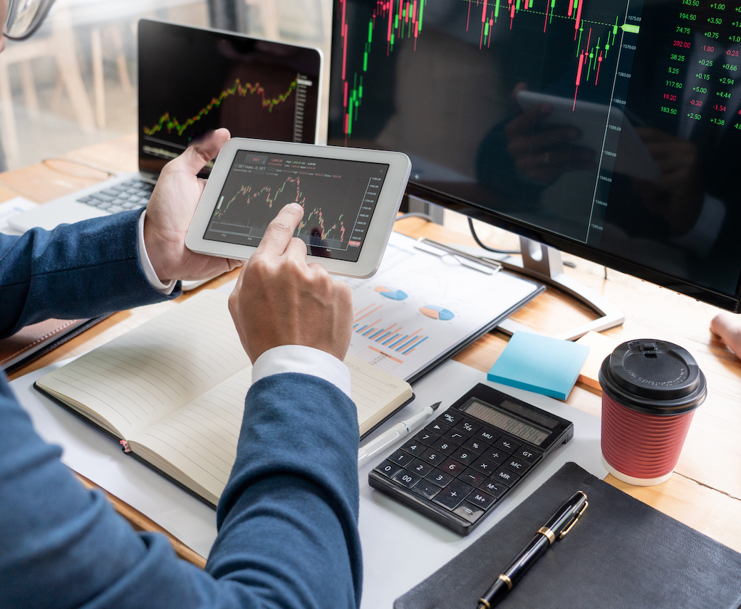 Qué debes saber antes de comprar acciones