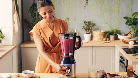 Prepara cremas frías y calientes con esta licuadora 2 en 1