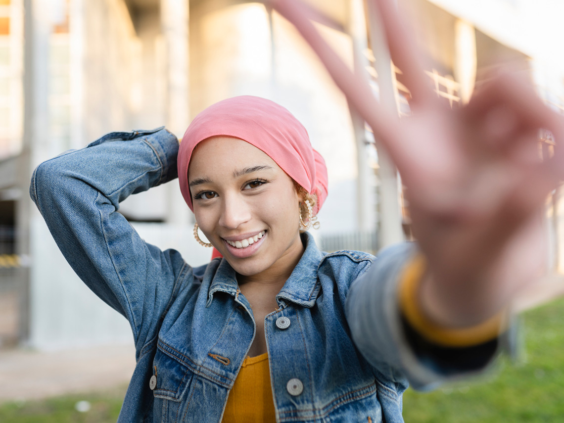Mujer joven con cáncer