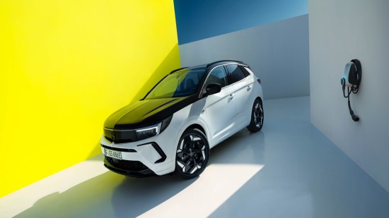 Así son los híbridos enchufables de gama alta de Opel