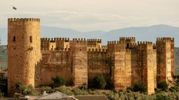 ¿Cuál es el castillo más antiguo de España?