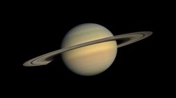 Saturno flotaría en agua