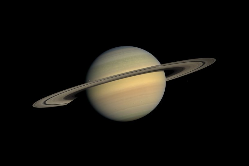 Saturno flotaría en agua