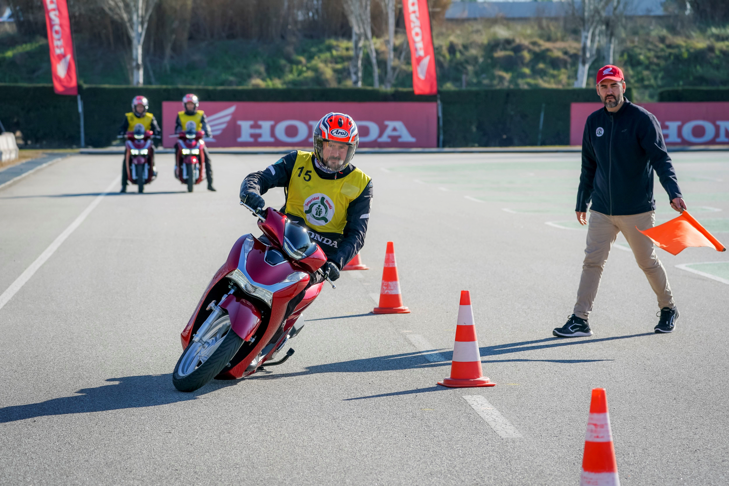 434414_El_Honda_Instituto_de_Seguridad_y_Arai_ampl_an_su_acuerdo_de_colaboraci_n