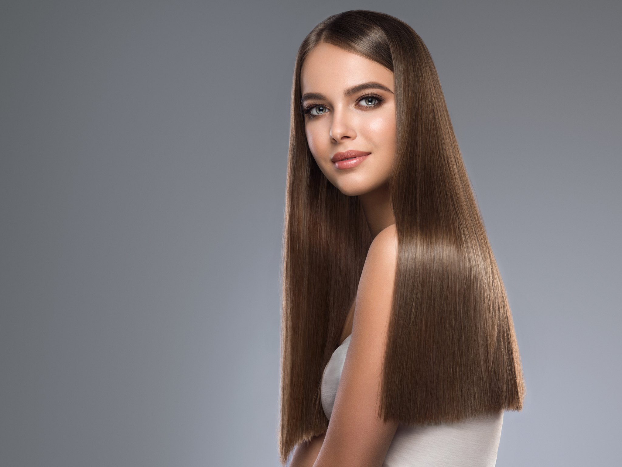 Mujer con el pelo largo