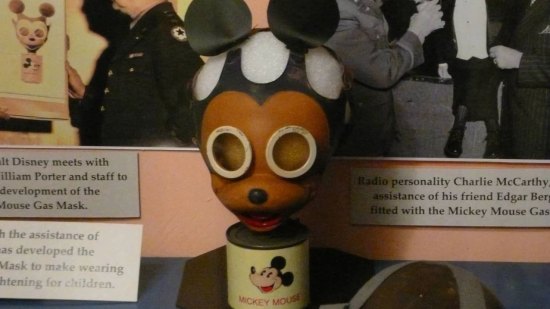 Cuando Disney fabricaba máscaras antigás en la Segunda Guerra Mundial