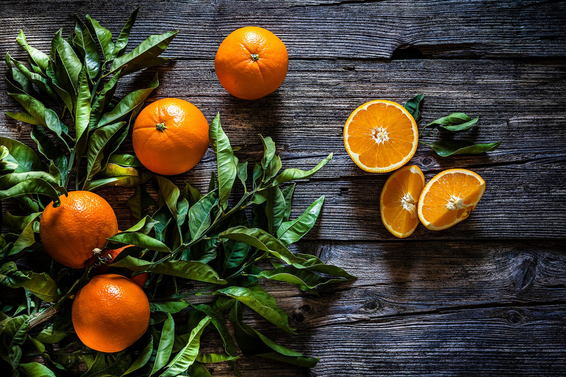 No existen naranjas o limones naturales (te explicamos por qué)