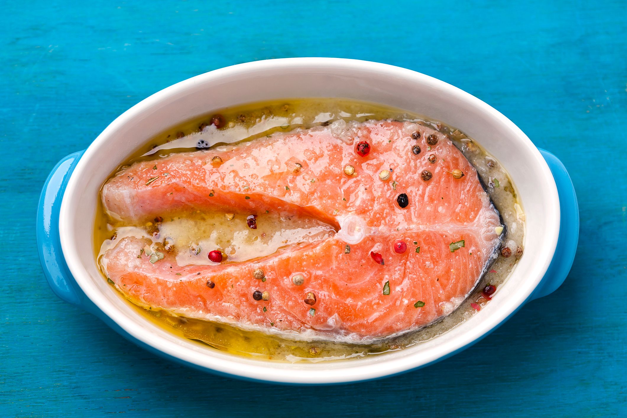 ¿Por qué marinamos el pescado?