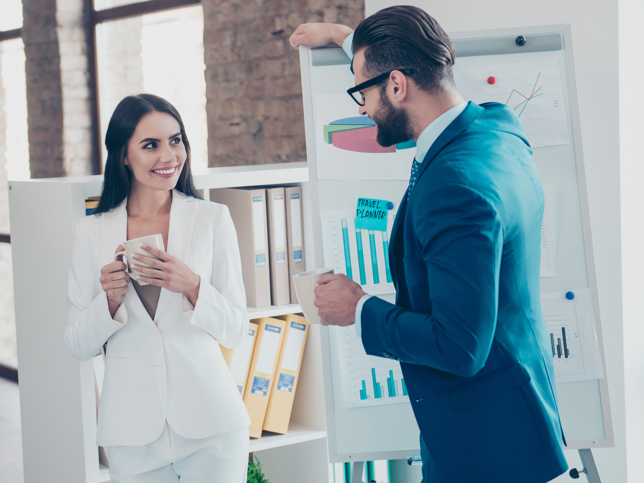 Pareja en la oficina