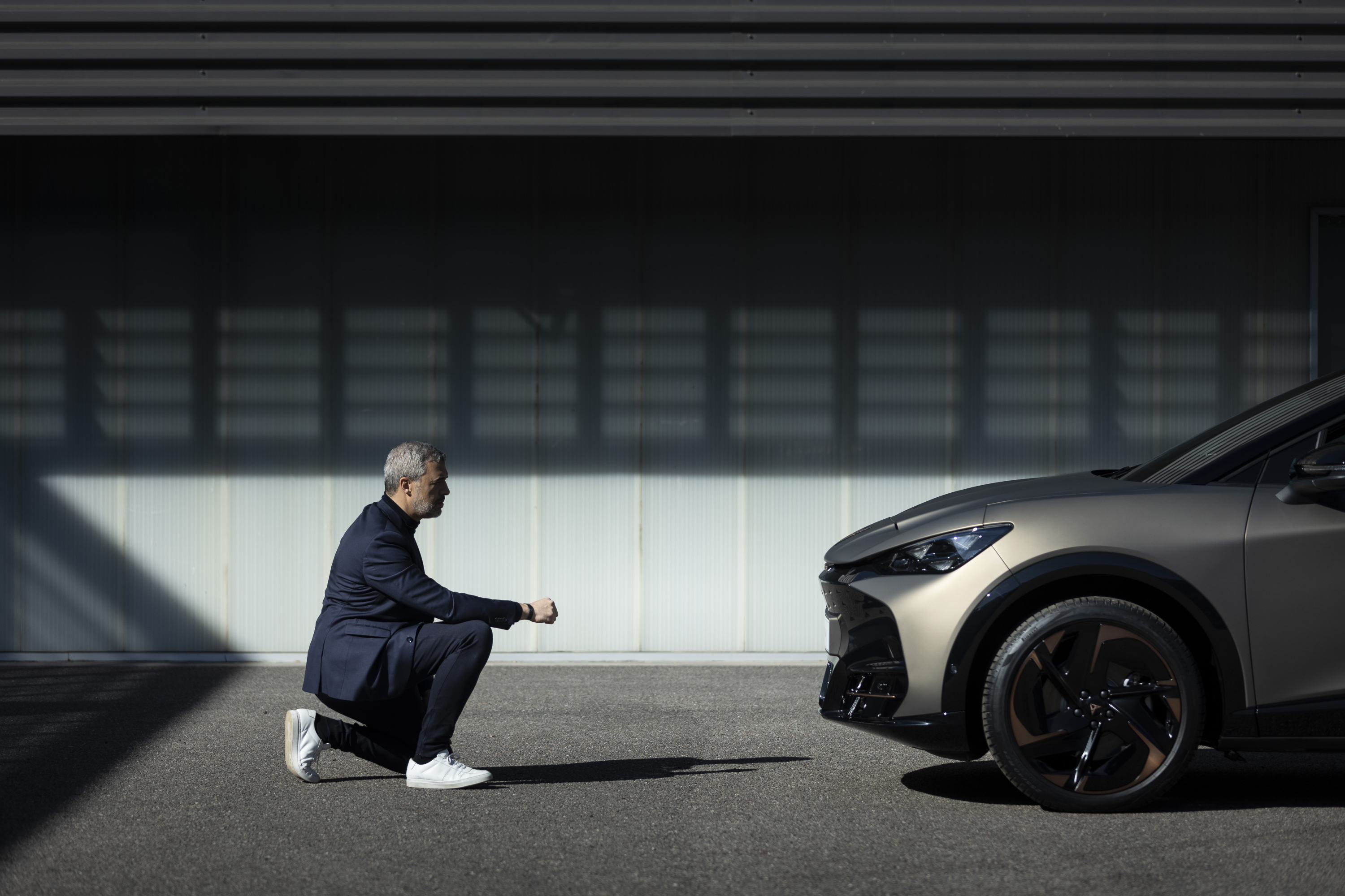 CUPRA-Tavascan-We-pushed-the-boundaries-without-thinking-about-what-people-might-say_06_HQ