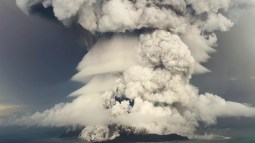 Foto del volcan Hunga Tonga- Hunga Ha’apai