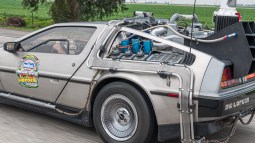 DMC DeLorean.