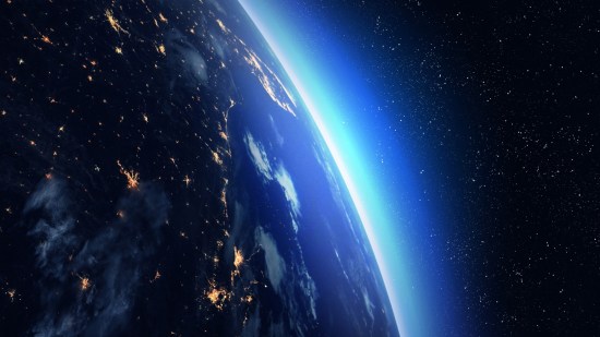 ¿Por qué los dos hemisferios de la Tierra se ven igual de brillantes desde el espacio?