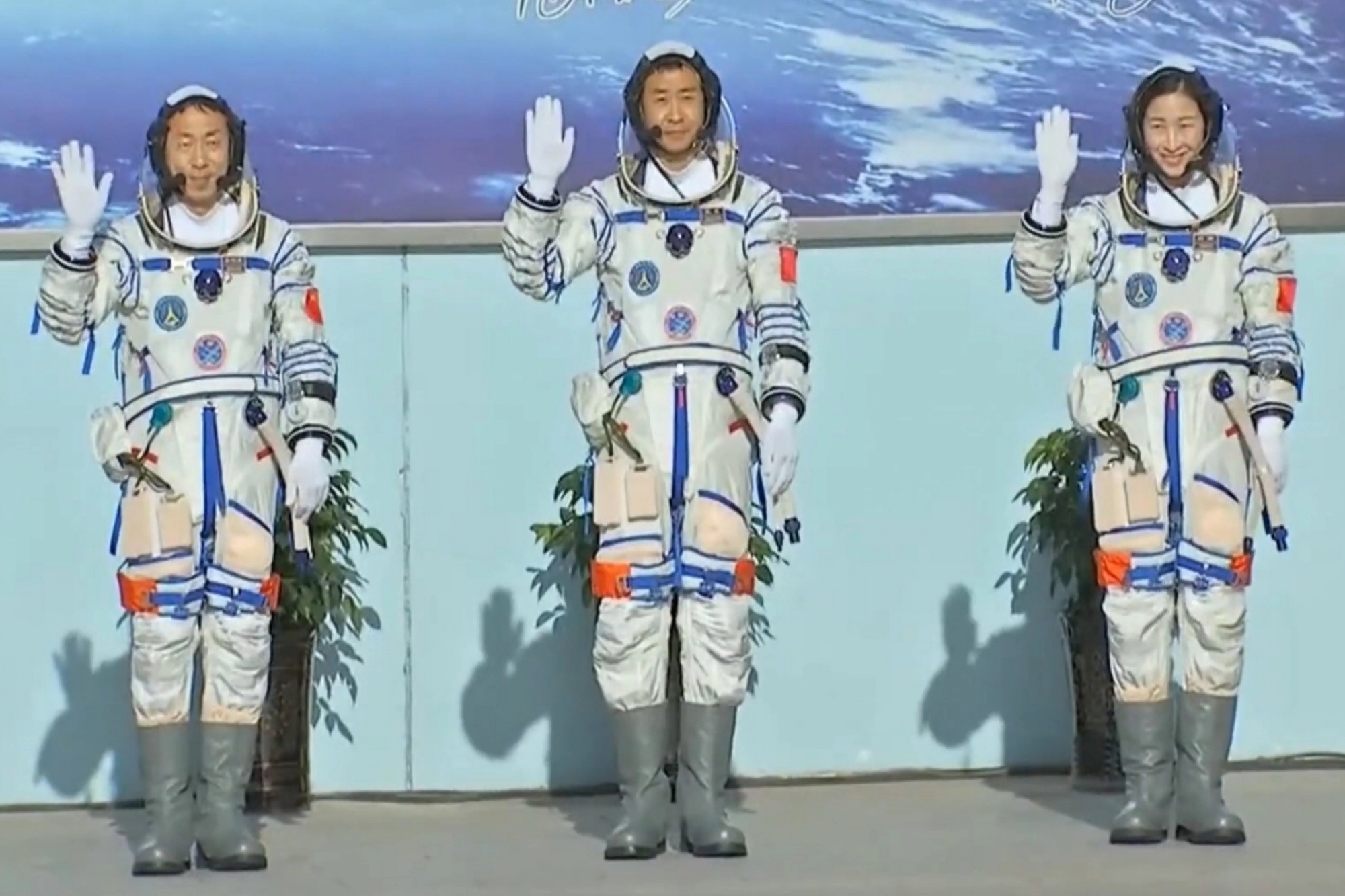 Tripulantes de la misión Shenzhou 14