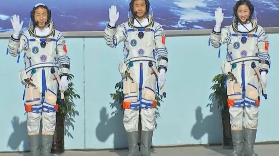 Tripulantes de la misión Shenzhou 14