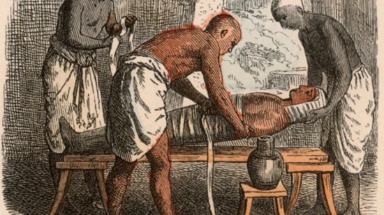 Grabado de preparación de momia