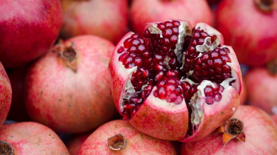 La granada no es una fruta